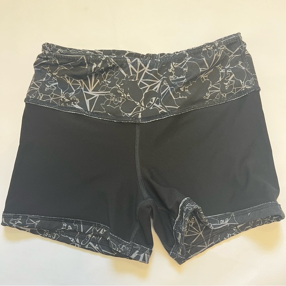 Fleo Power High Rise Shorts - Picture 8 of 8